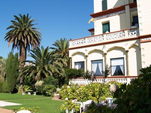 סאן פליו דה גיסולס Hotel Hostal Del Sol מראה חיצוני תמונה