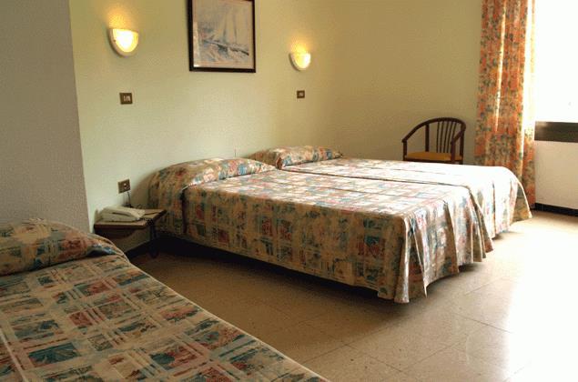 סאן פליו דה גיסולס Hotel Hostal Del Sol מראה חיצוני תמונה