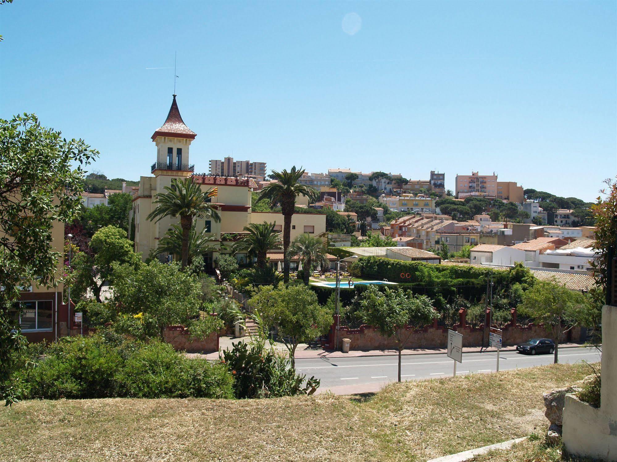 סאן פליו דה גיסולס Hotel Hostal Del Sol מראה חיצוני תמונה